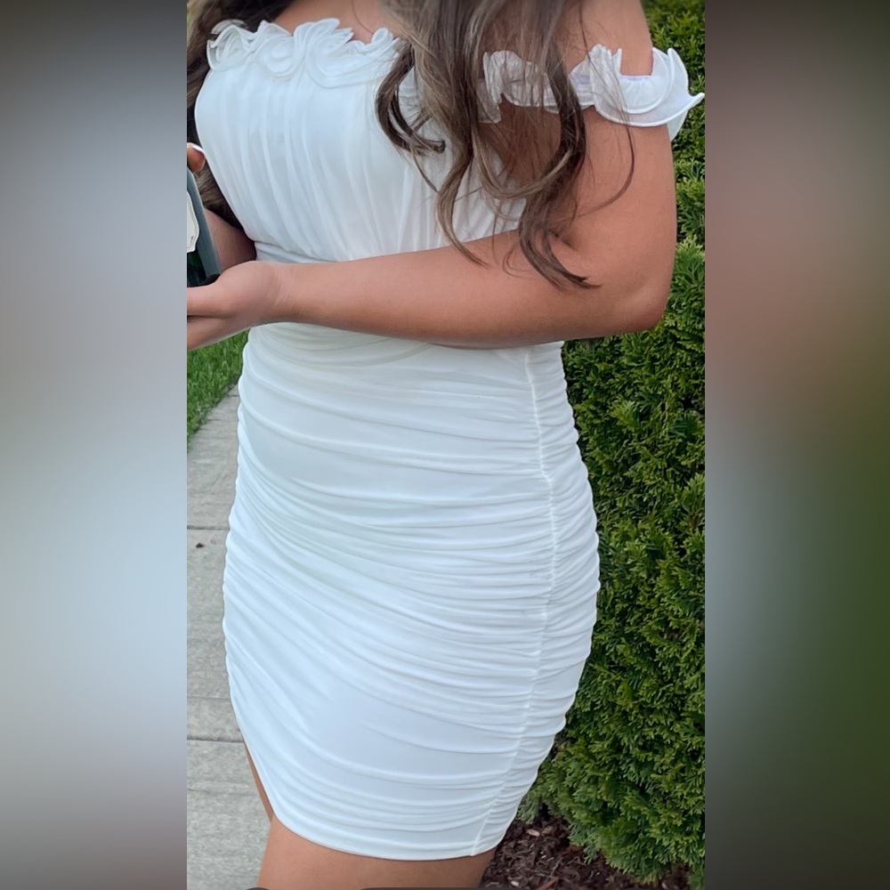 Selfie Leslie Senorita Off-Shoulder Lettuce Edge Detail Ruched Mini Dress White